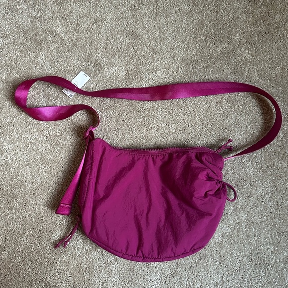Old Navy Handbags - Old Navy Fuchsia Crossbody Bag